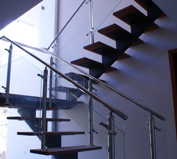 Conheça alguns projetos e modelos de corrimão em aço inox - Funisa ...