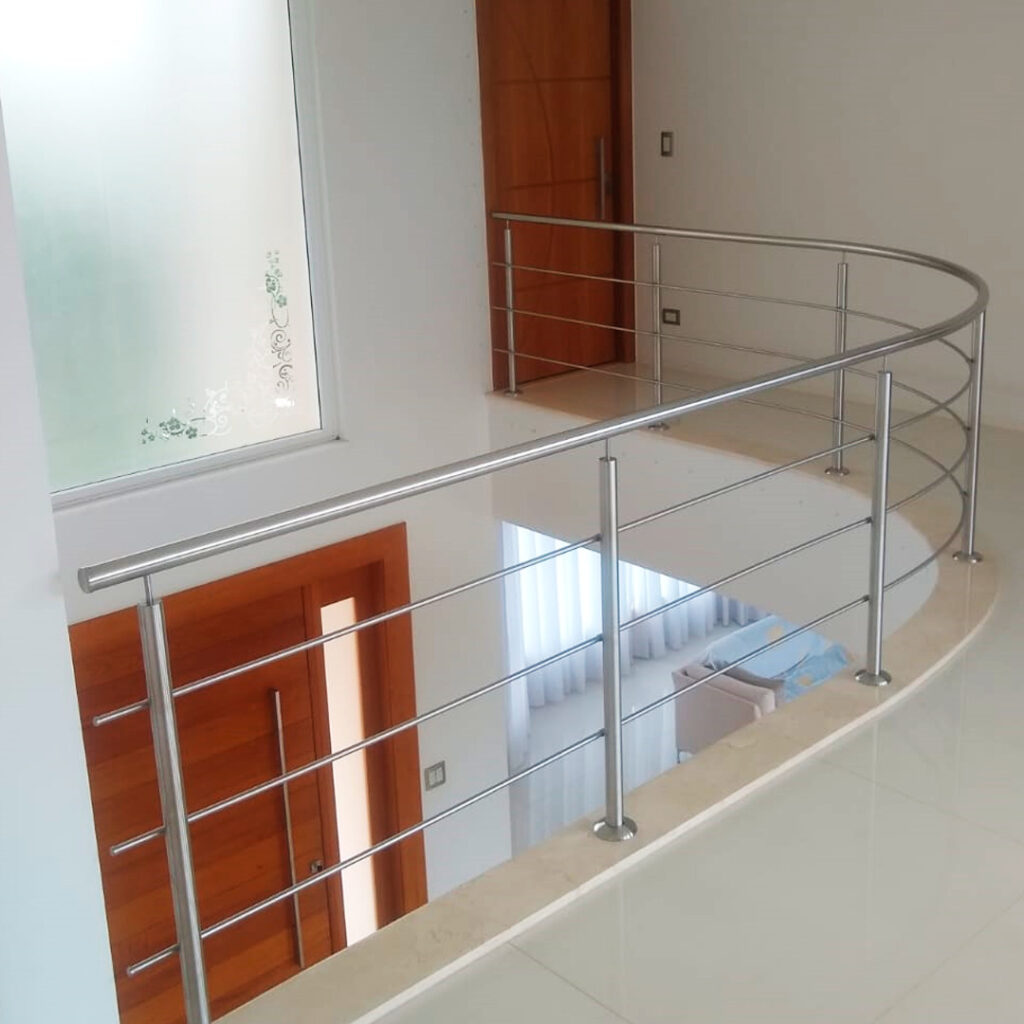 Corrimão curvo - Funisa - Corrimão e Acessórios em Aço Inox